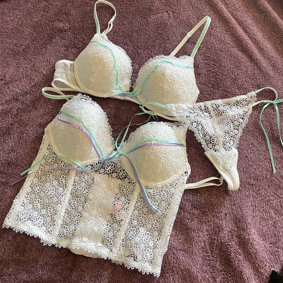 Victoria's Secret Other - Vintage Victoria’s Secret Angels White Set